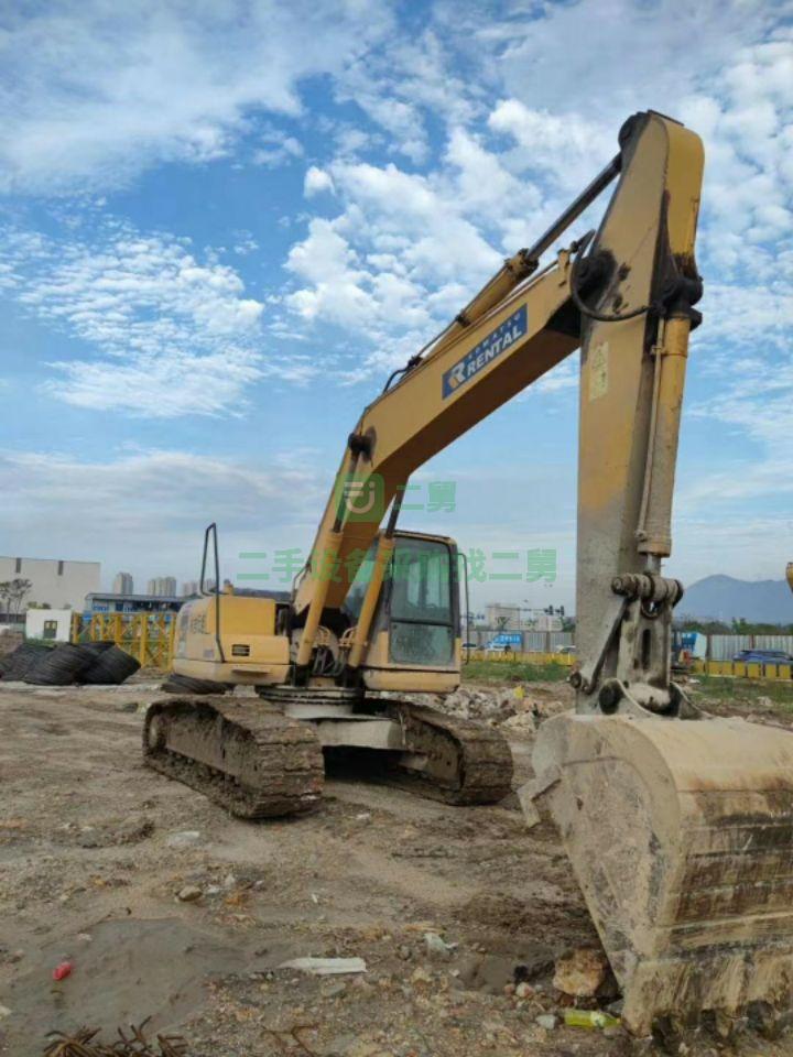 浙江出售全進口極品小松200-7挖掘機