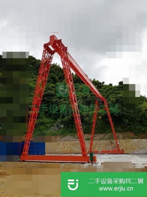 廣西低價出售一臺二手龍門吊2.8T
