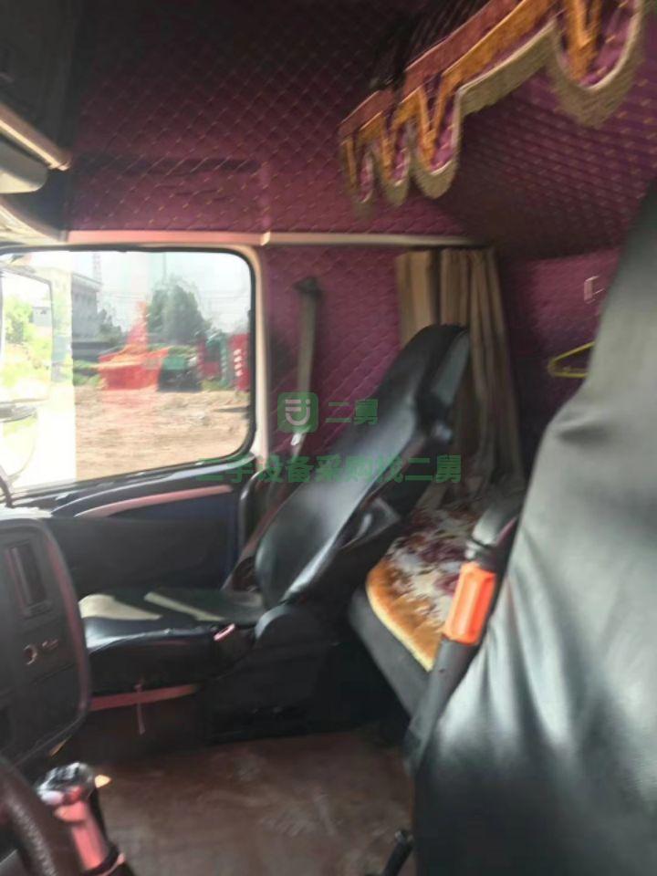 急售3年半全保險豪沃T7540馬力！國五！氣囊橋！大包內飾牽引車