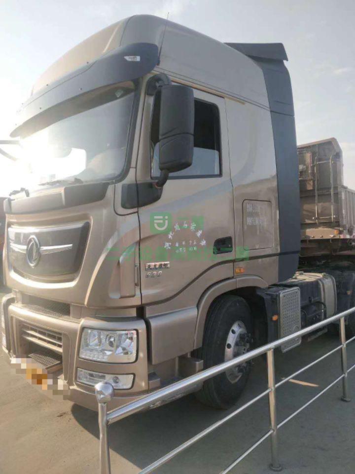 出售18年的天龍旗艦520馬力牽引車