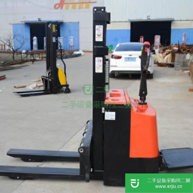 山東出售二手站駕式全電動堆高叉車