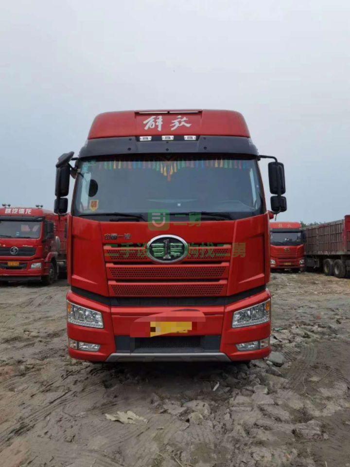 出售19年解放J6P420馬力牽引車