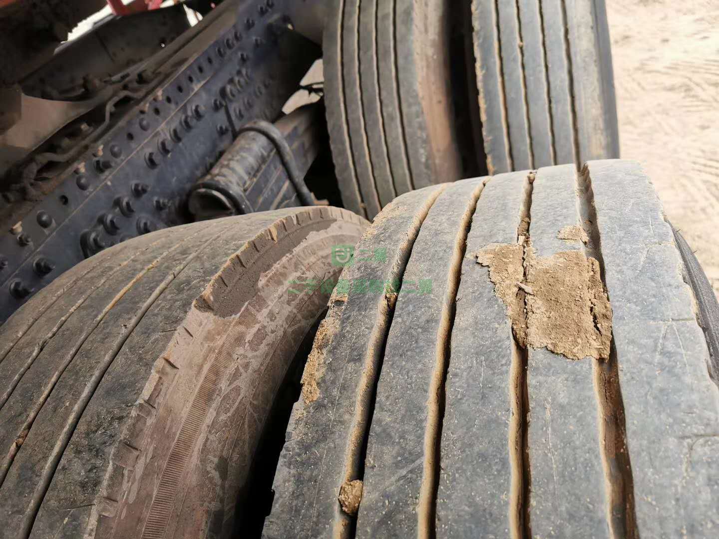 出售一臺8月解放JH6—430馬力牽引車9成新輪胎個人一手車車況精品