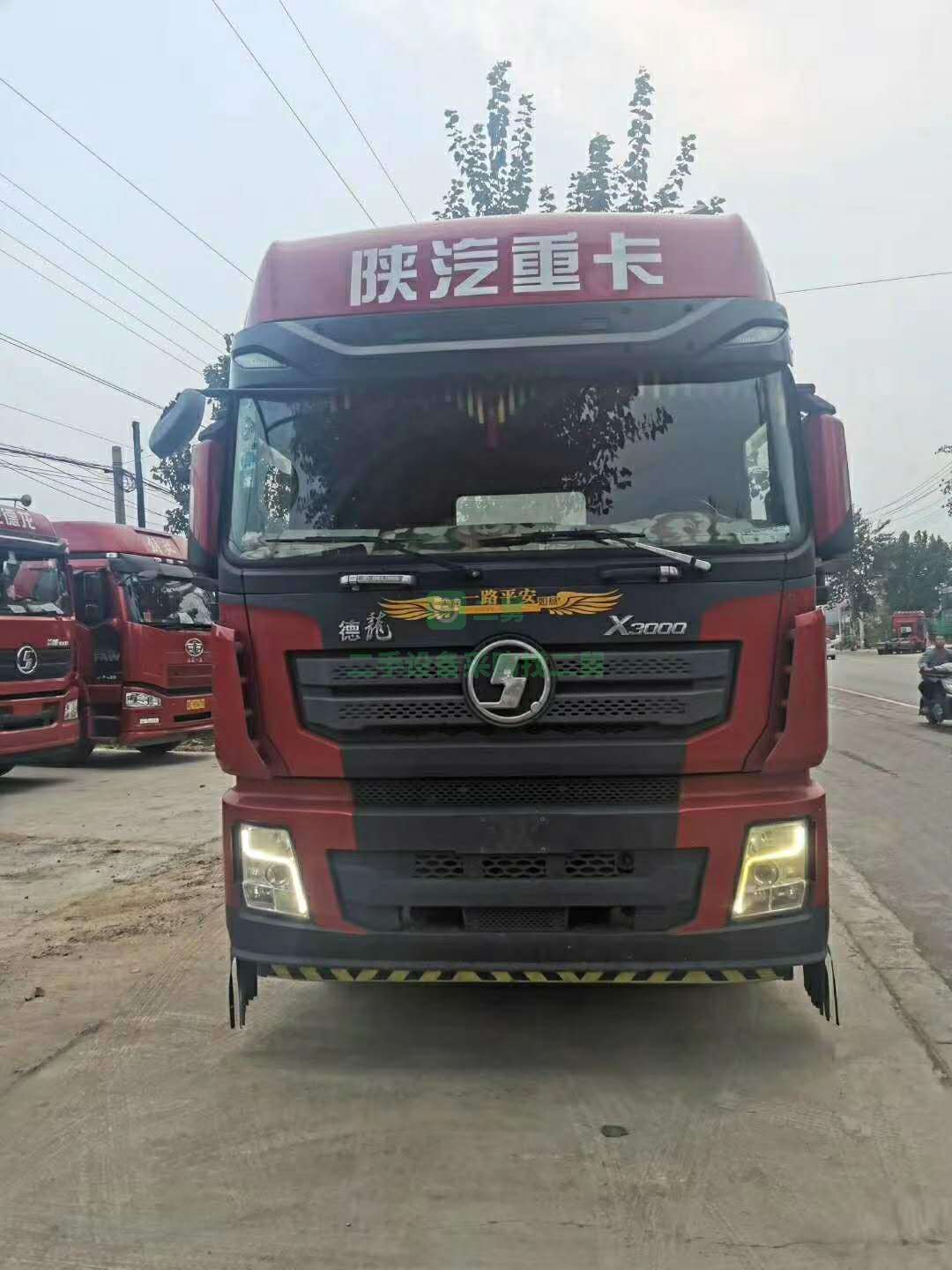 急售一臺德龍X300帶液緩保險全牽引車9成新輪胎