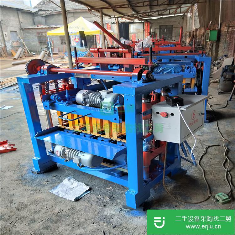 河南低價(jià)出售二手4-15液壓廢渣制磚機(jī)