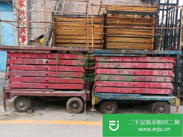北京低價出售一臺二手液壓升降機(jī)平臺9米