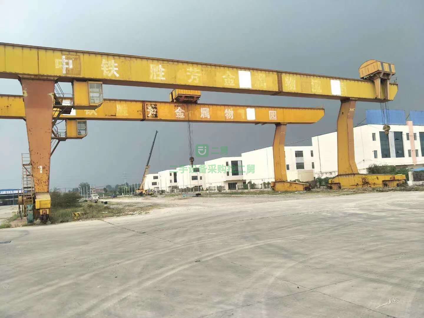 低價處理二手單鉤L型龍門吊跨度35米