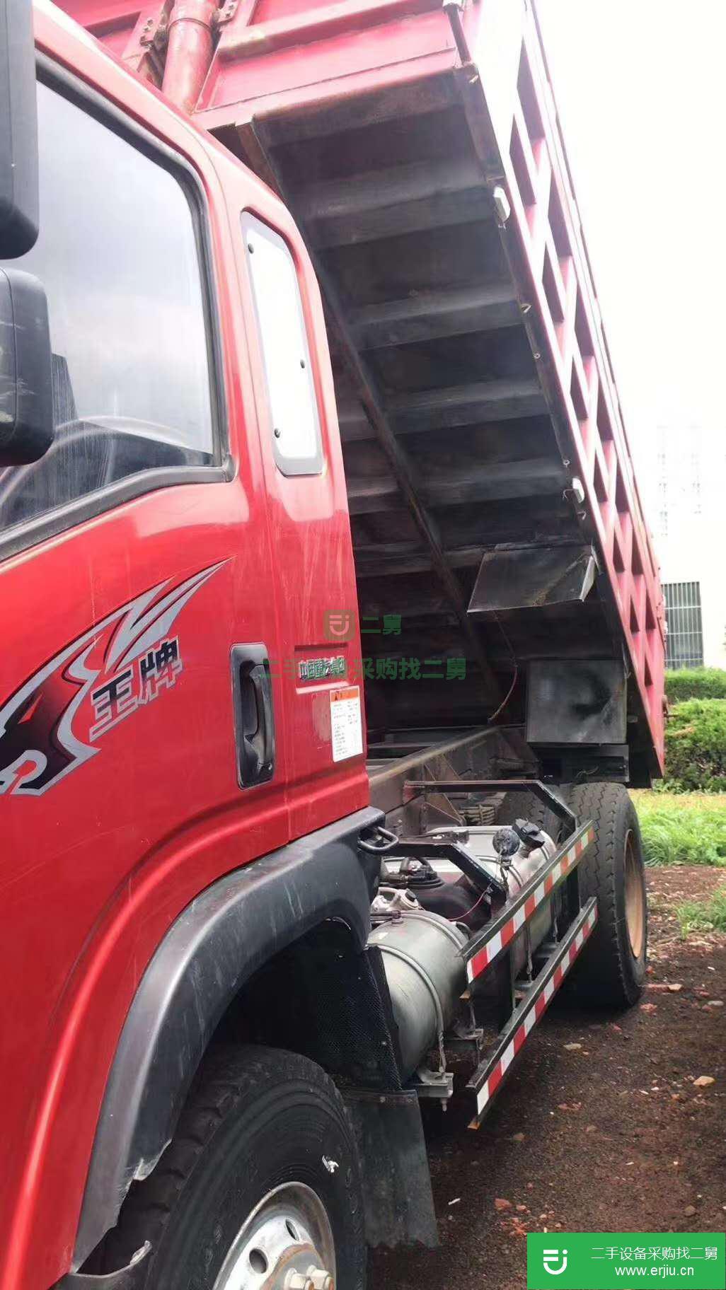 江蘇出售二手重汽王牌160馬力自卸車