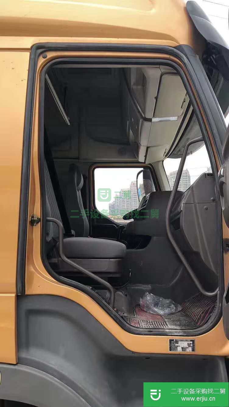 廣西出售二手東風柳汽520馬力牽引車