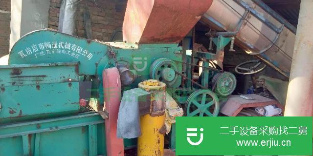遼寧出售玉米脫粒機，車頭，柴油機28馬力，沒咋干活