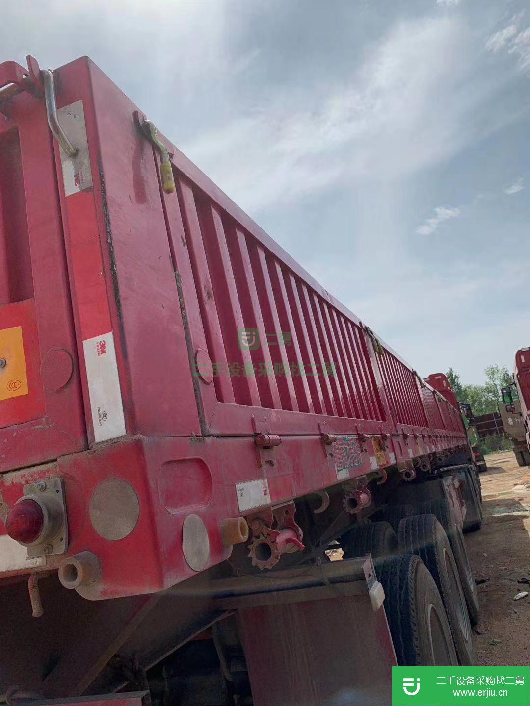 江蘇出售二手13米箱式自卸半掛車