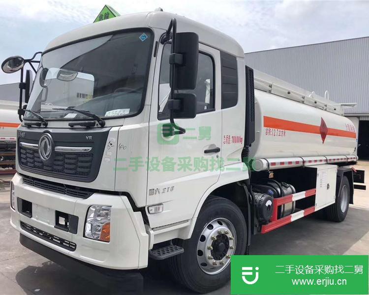 湖北低價(jià)出售一臺(tái)二手的油罐車