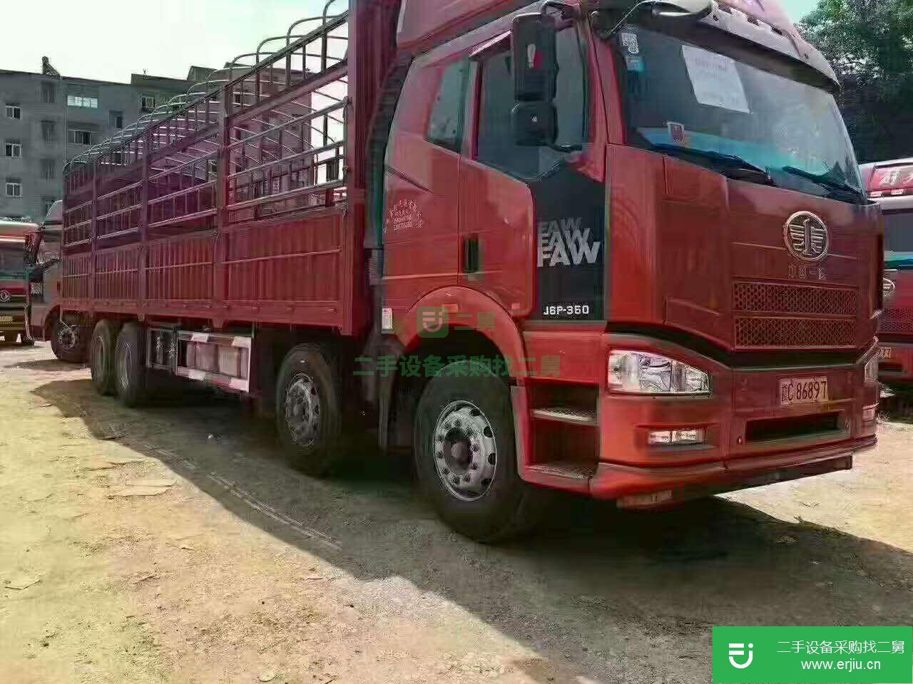 山東低價(jià)出售解放j6p前四后八倉(cāng)欄貨車
