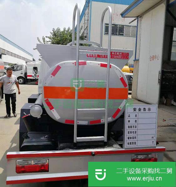 湖北低價出售多利卡藍牌油罐車