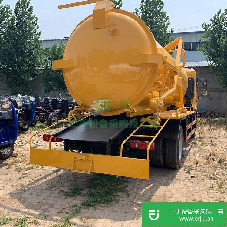 山東低價出售轉(zhuǎn)讓一臺市政環(huán)衛(wèi)吸污車  8立方時風大型吸污車
