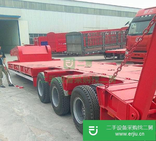 湖南出售液壓爬梯低平板運輸半掛車13米75
