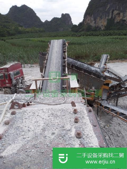 廣西低價(jià)出售移動(dòng)破碎機(jī)和分篩機(jī)全套