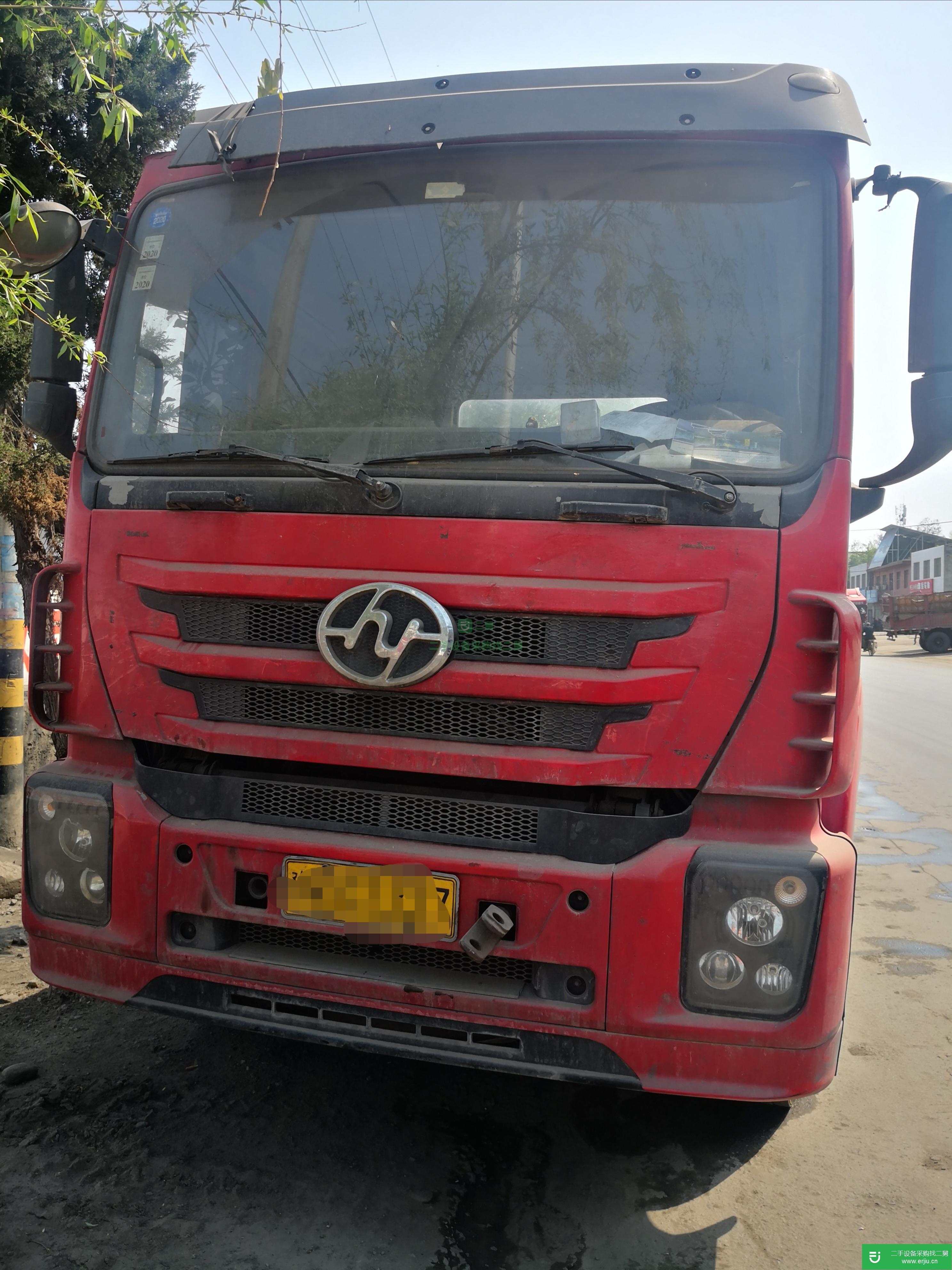 河南出售二手上汽紅巖390馬力牽引車