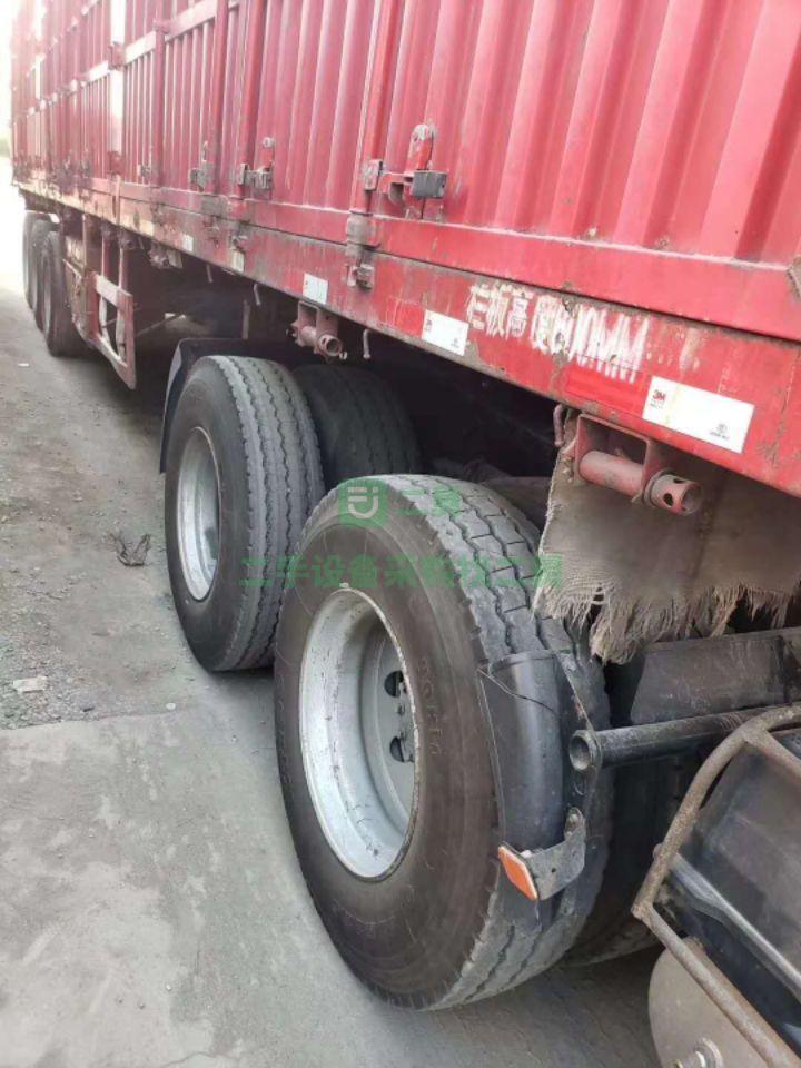 出售多臺17年悍V375馬力牽引車頭