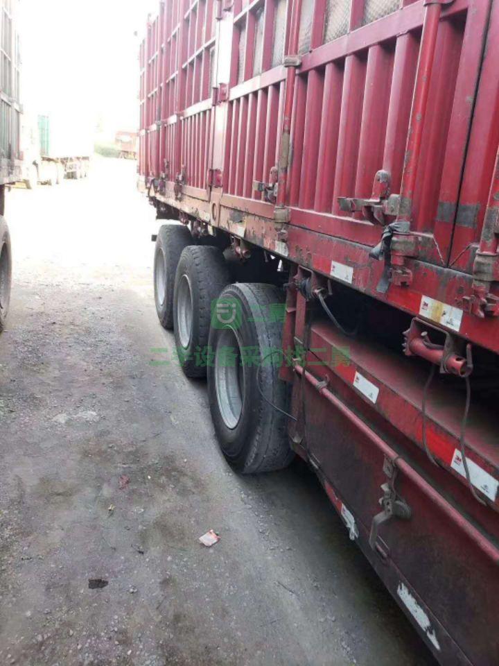 出售多臺17年悍V375馬力牽引車頭