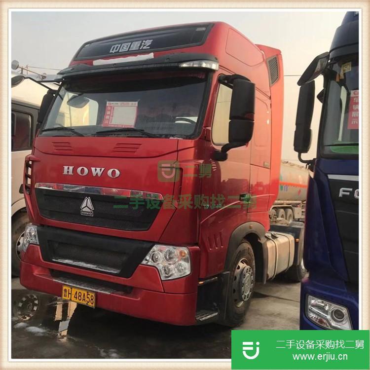 山東低價出售一臺二手豪沃T7牽引車