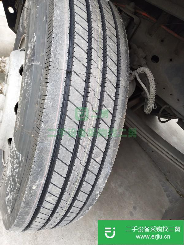 遼寧低價(jià)出售一臺(tái)一汽解放J6L牽引車帶13米半掛車