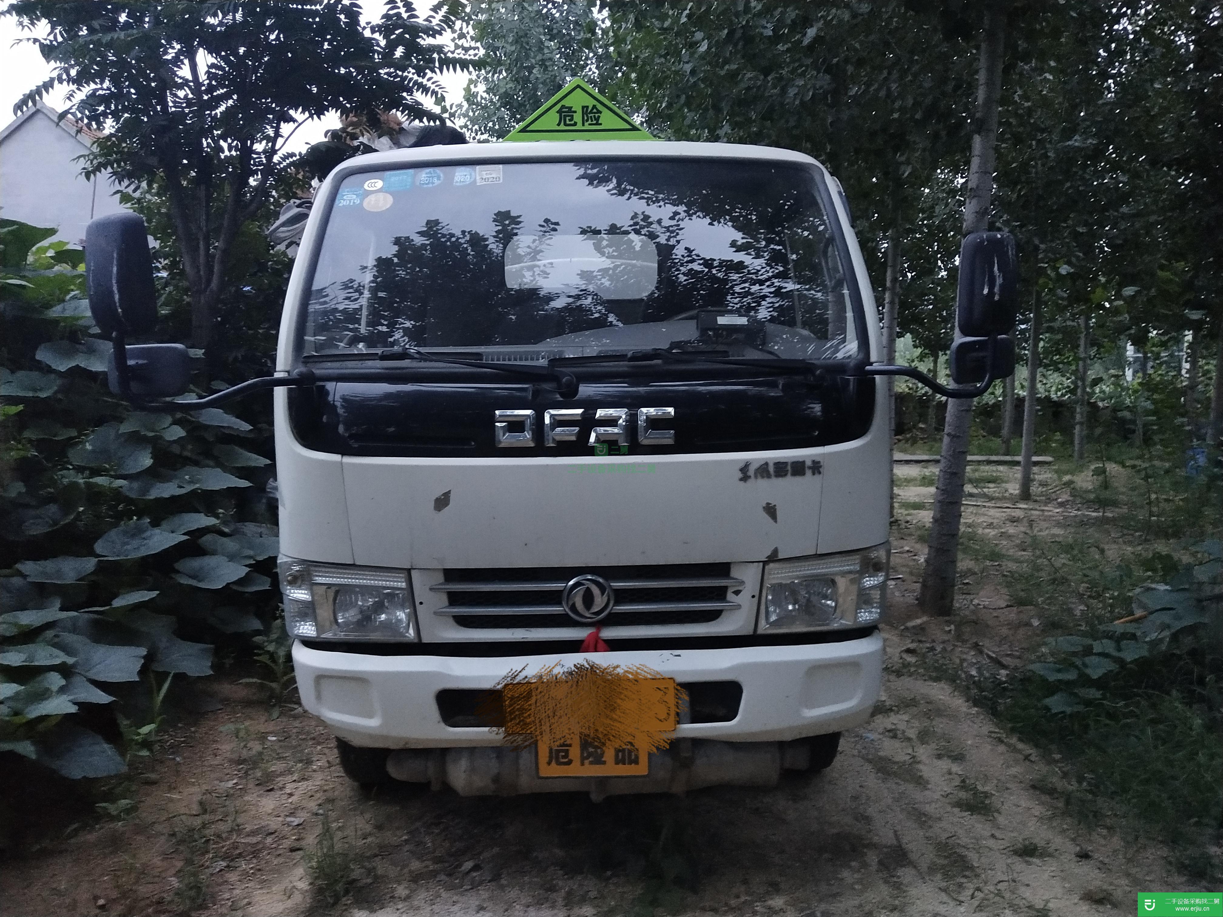 山東低價出售一臺二手東風多利卡油罐車，105 馬力
