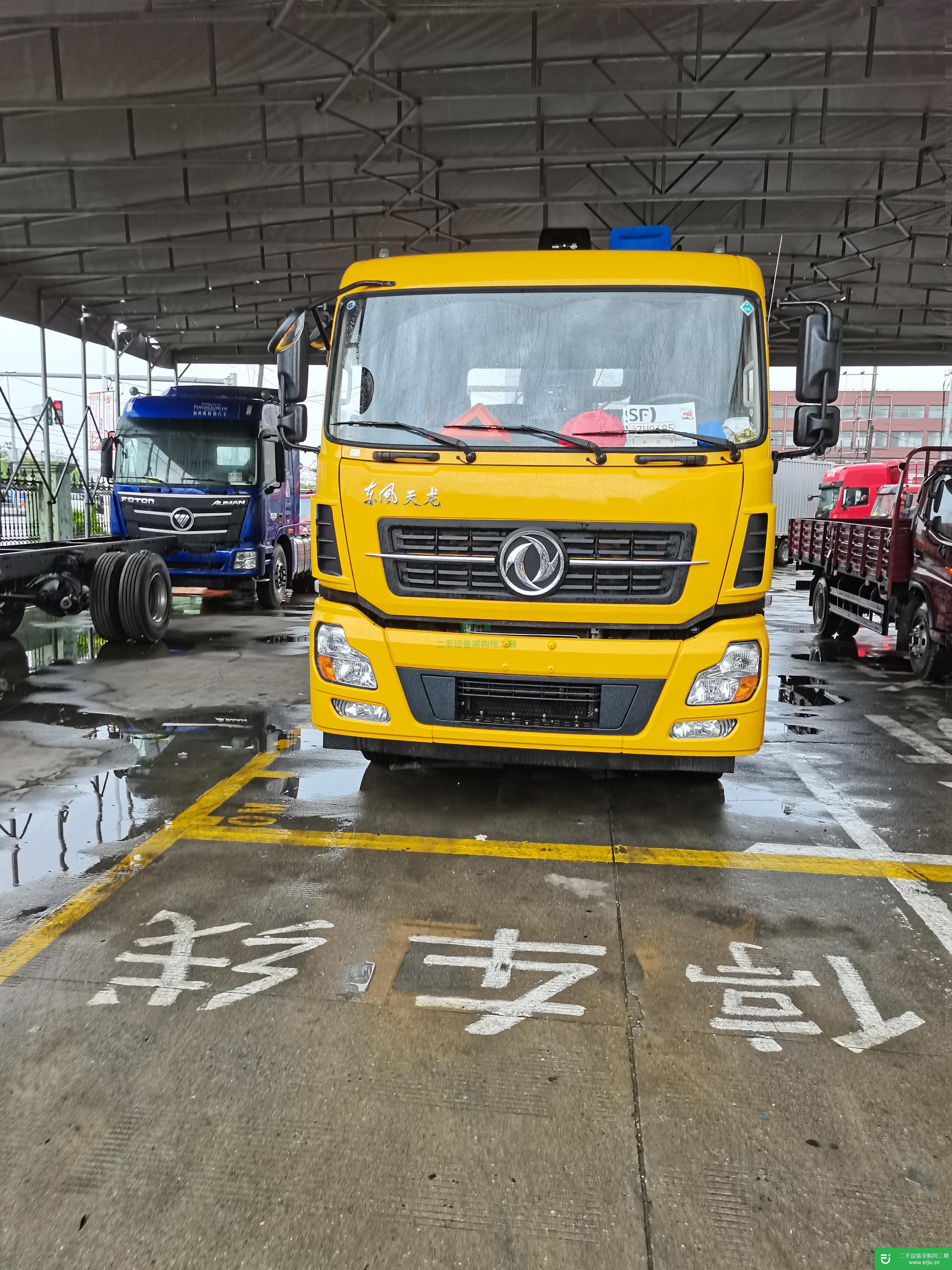 上海低價(jià)出售轉(zhuǎn)讓一臺(tái)吊車，315馬力