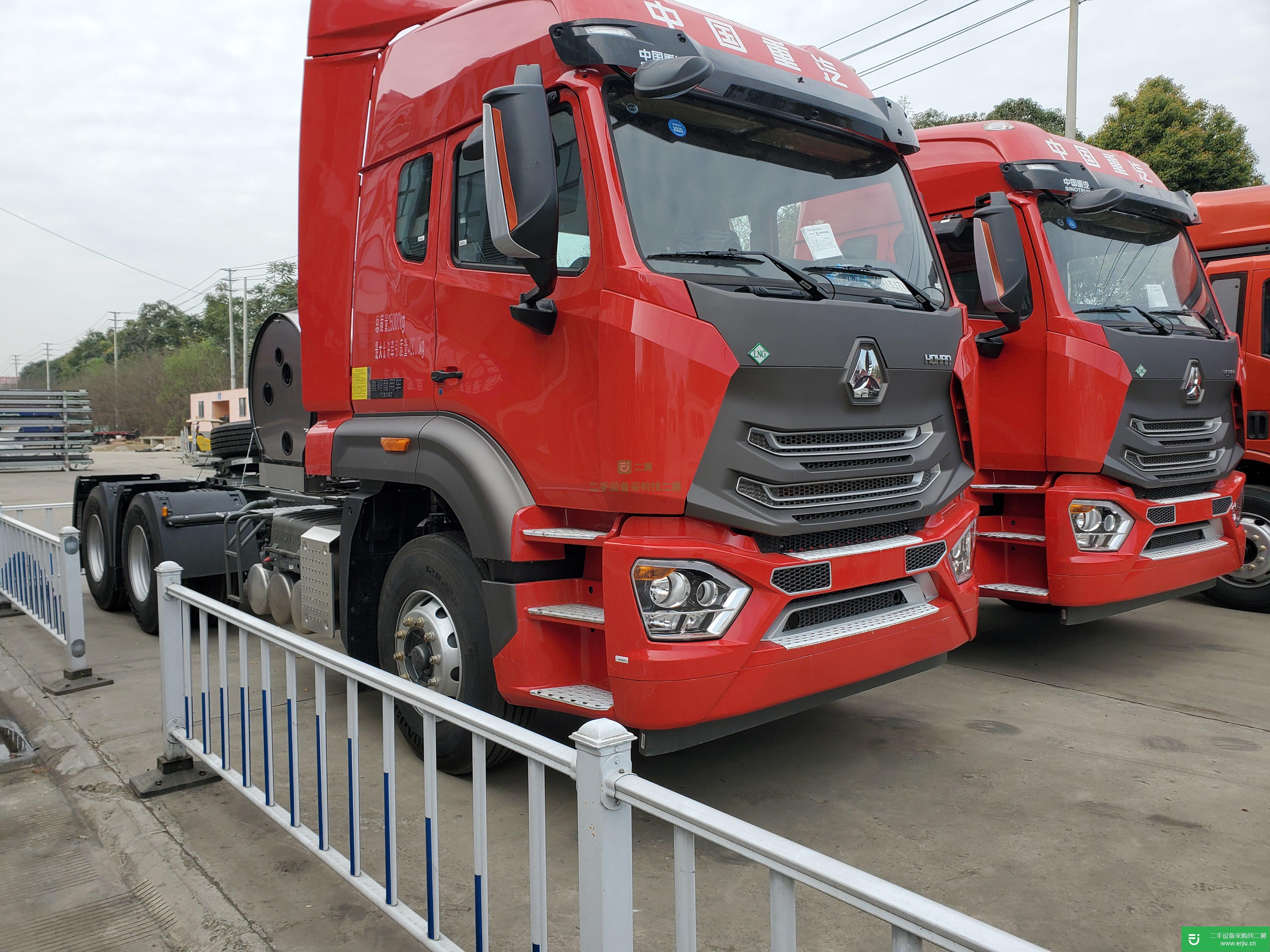 四川出售二手重汽豪瀚440馬力牽引車