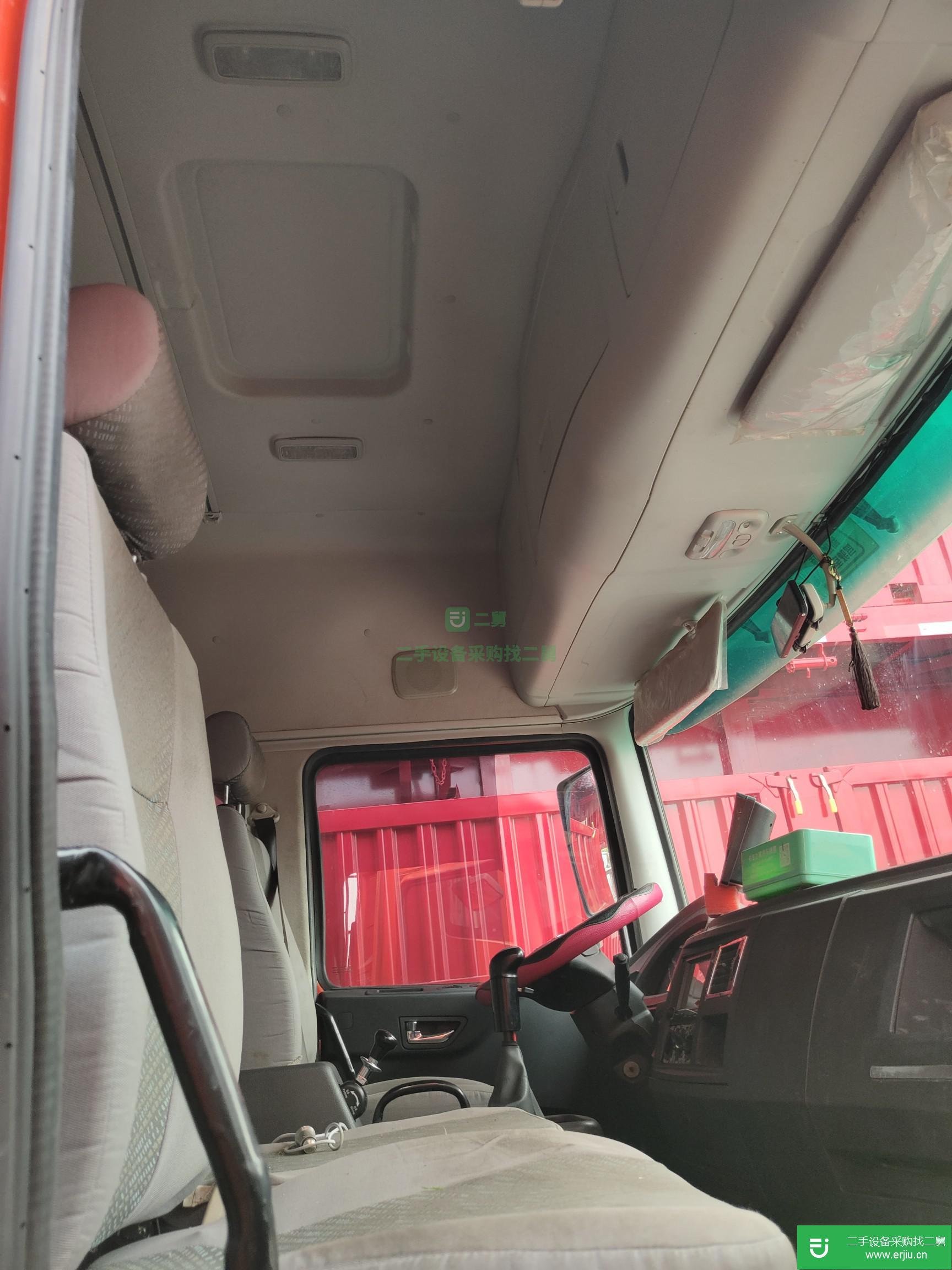 上海低價出售轉(zhuǎn)讓東風(fēng)多利卡載貨車，180馬力