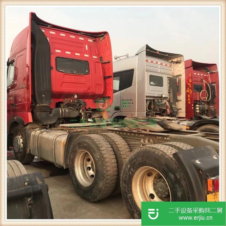 山東低價出售一臺二手豪沃T7牽引車