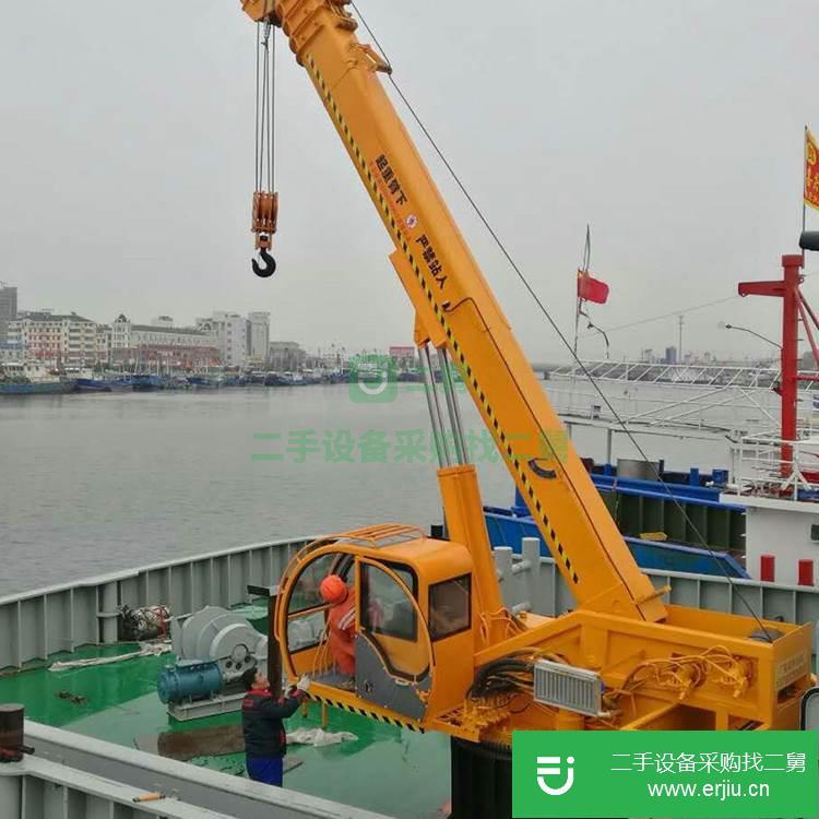山東低價出售一臺二手的吊車