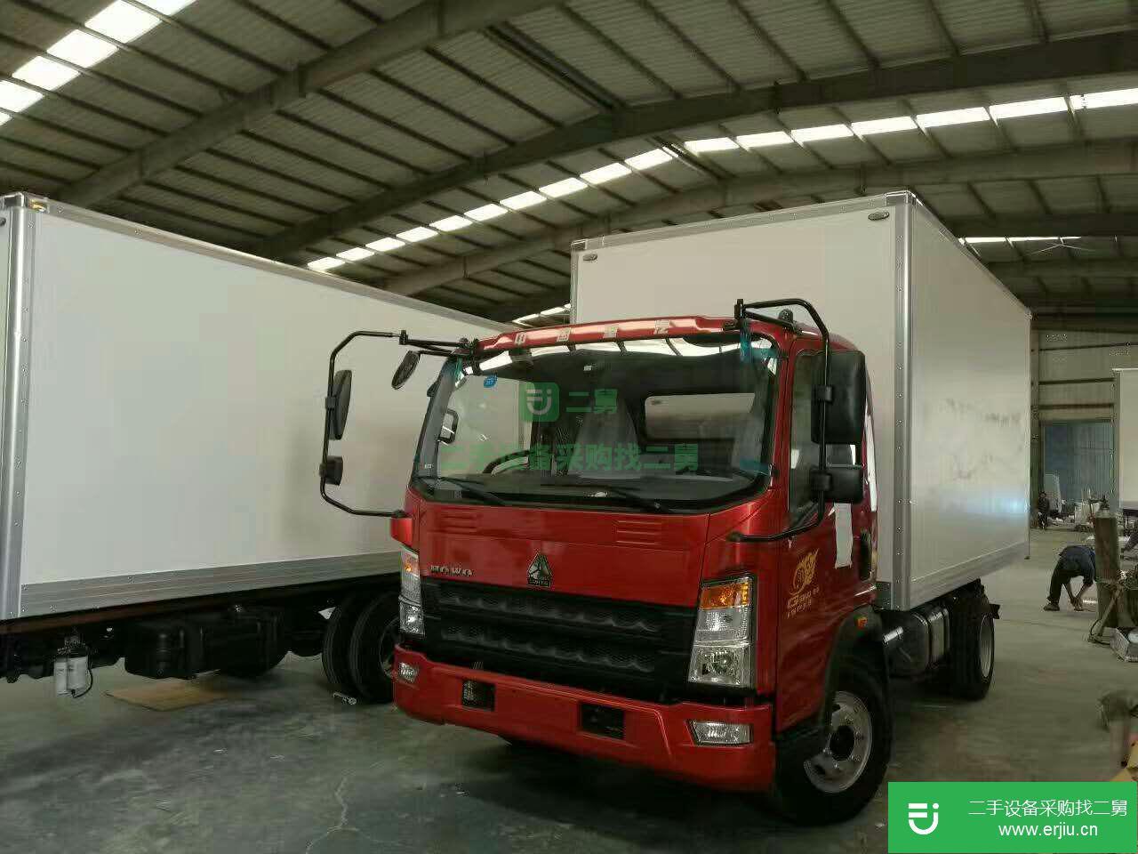 上海低價出售一臺豪沃冷藏車