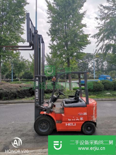 上海低價(jià)出售一臺(tái)二手合力電動(dòng)叉車