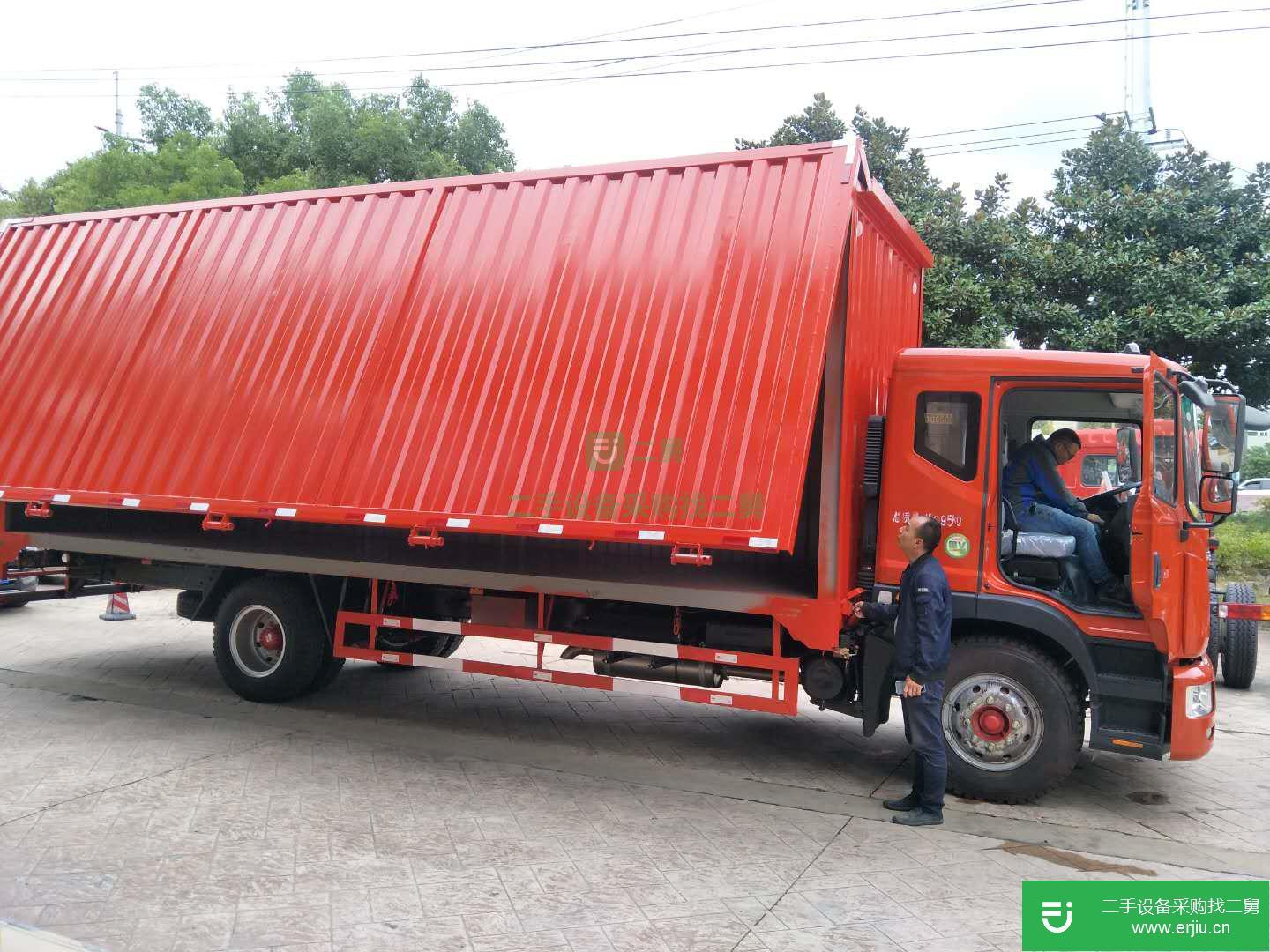 上海出售二手東風220馬力廂式貨車