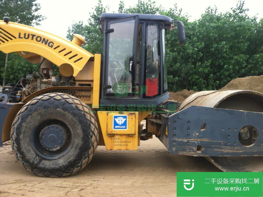 江蘇低價出售一臺路通LT322S二手壓路機