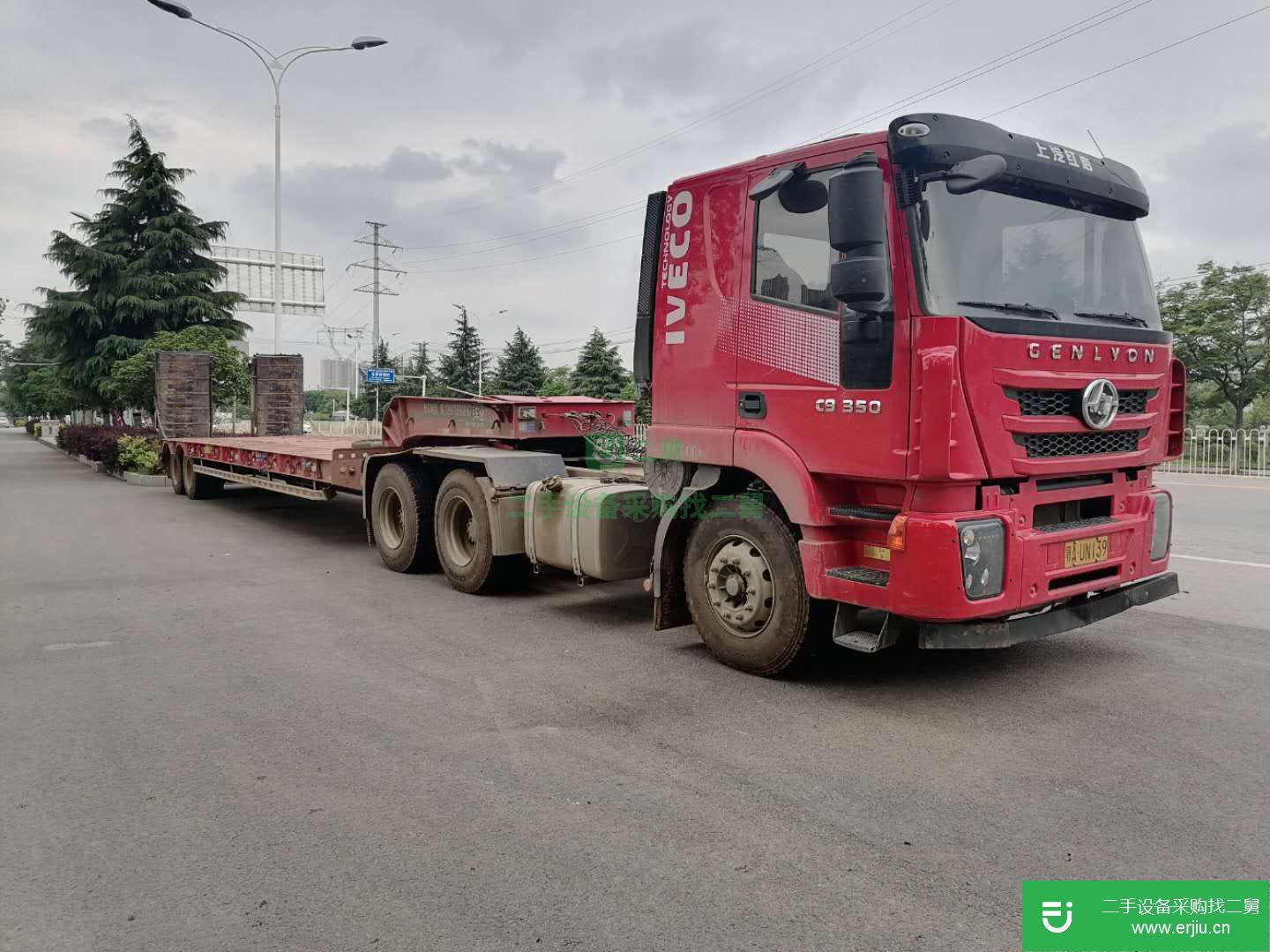 湖北出售二手上汽紅巖350馬力牽引車