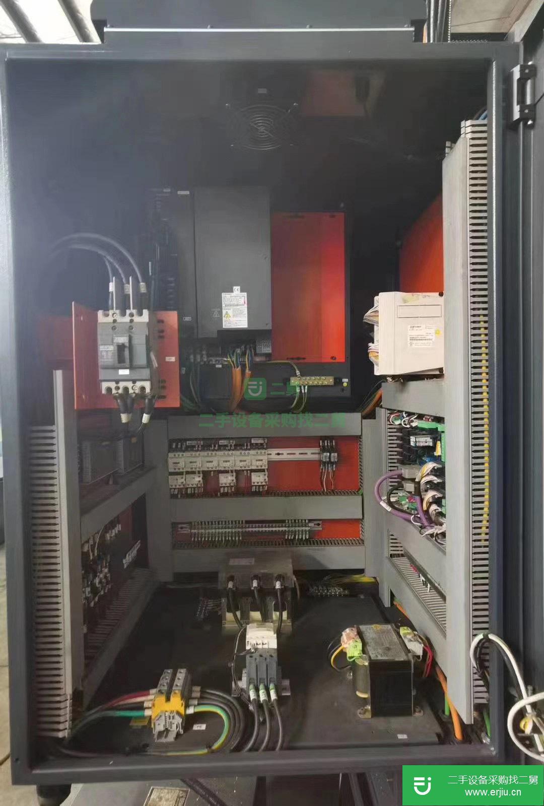 上海出售臺灣協(xié)鴻LG1000車床加工中心三軸線軌BT40刀柄24把刀主軸轉(zhuǎn)數(shù)8000rpm