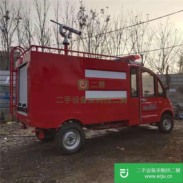 山東低價出售5噸二手水罐消防車 多功能性能好