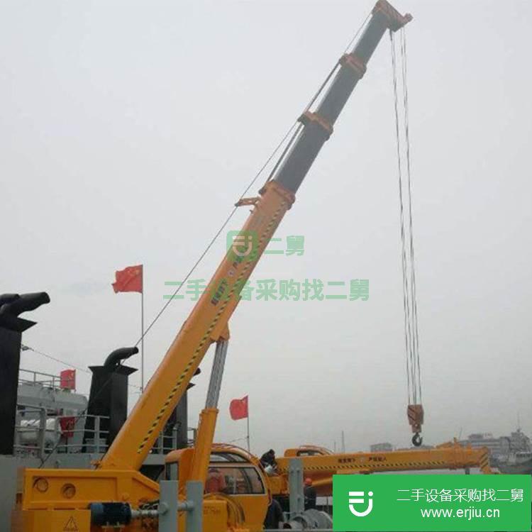 山東低價出售一臺二手的吊車