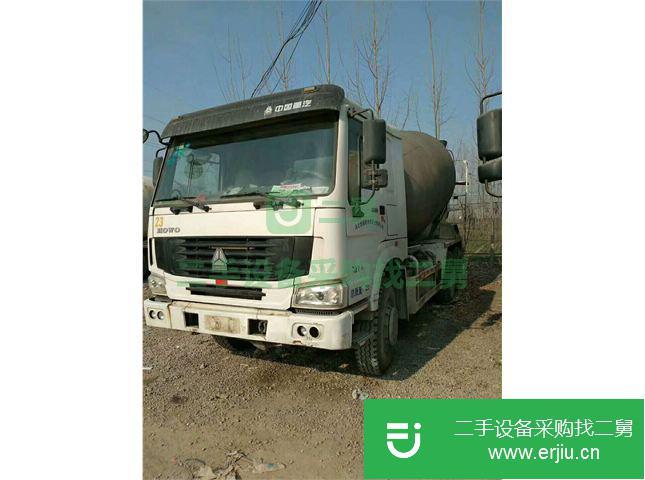 山東出售二手豪沃后八輪攪拌罐車