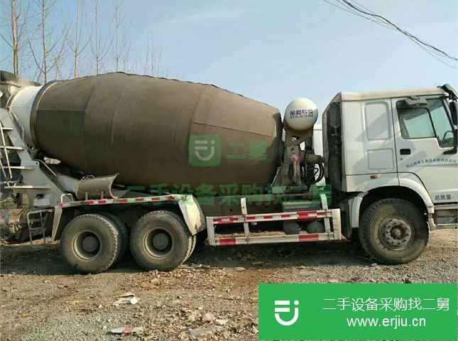 山東出售二手豪沃后八輪攪拌罐車