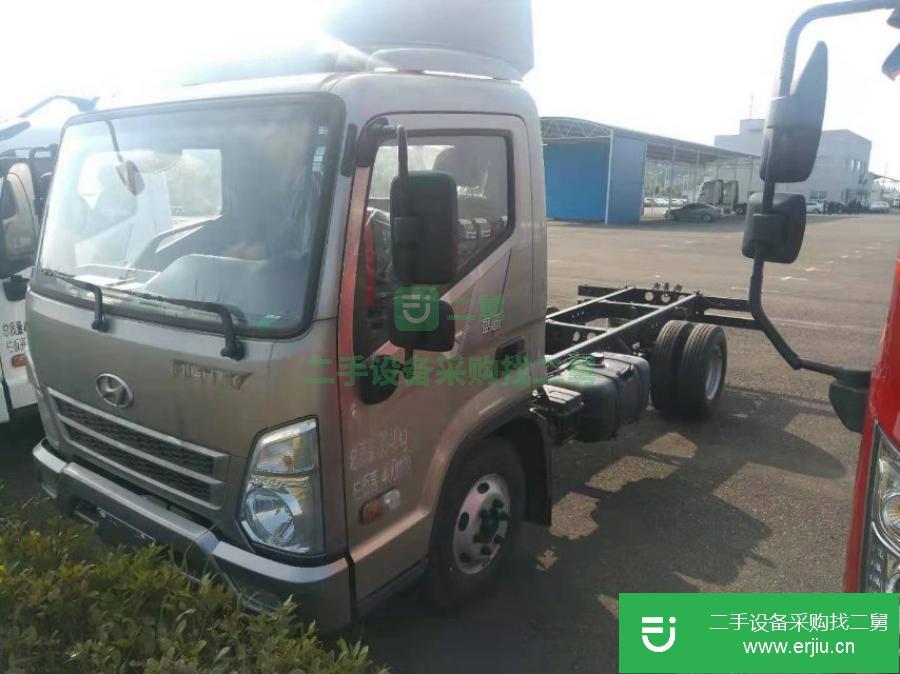 山東出售二手四川現(xiàn)代180馬力牽引車