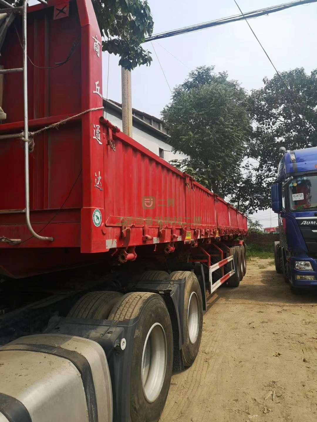 出售一臺13米60標箱側翻半掛車，河南商丘通達掛輪胎新