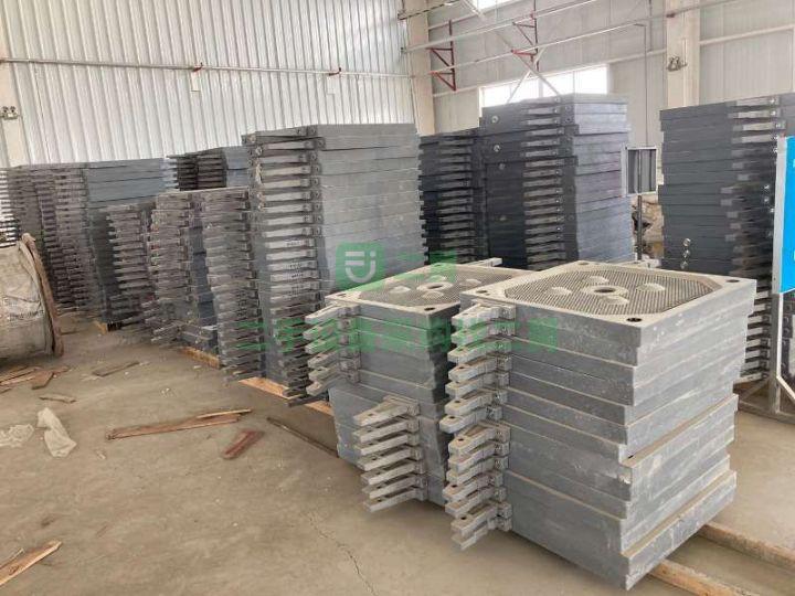低價轉讓兩臺50平方程控隔膜壓濾機