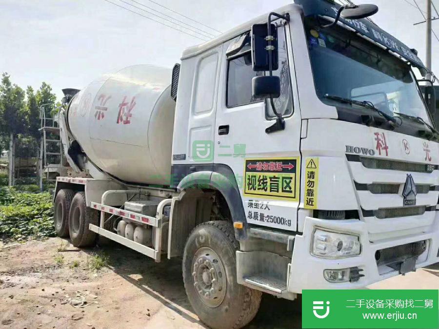 山東出售二手重汽豪沃攪拌車   375馬力