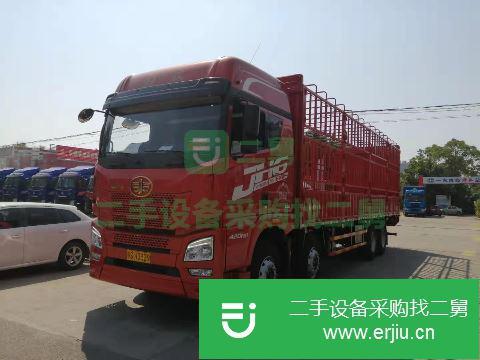 廣東出售二手青島解放JH6，420馬力倉柵式載貨車