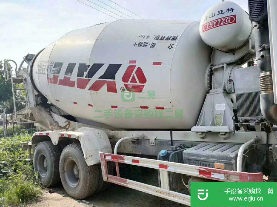 山東出售二手重汽豪沃攪拌車   375馬力