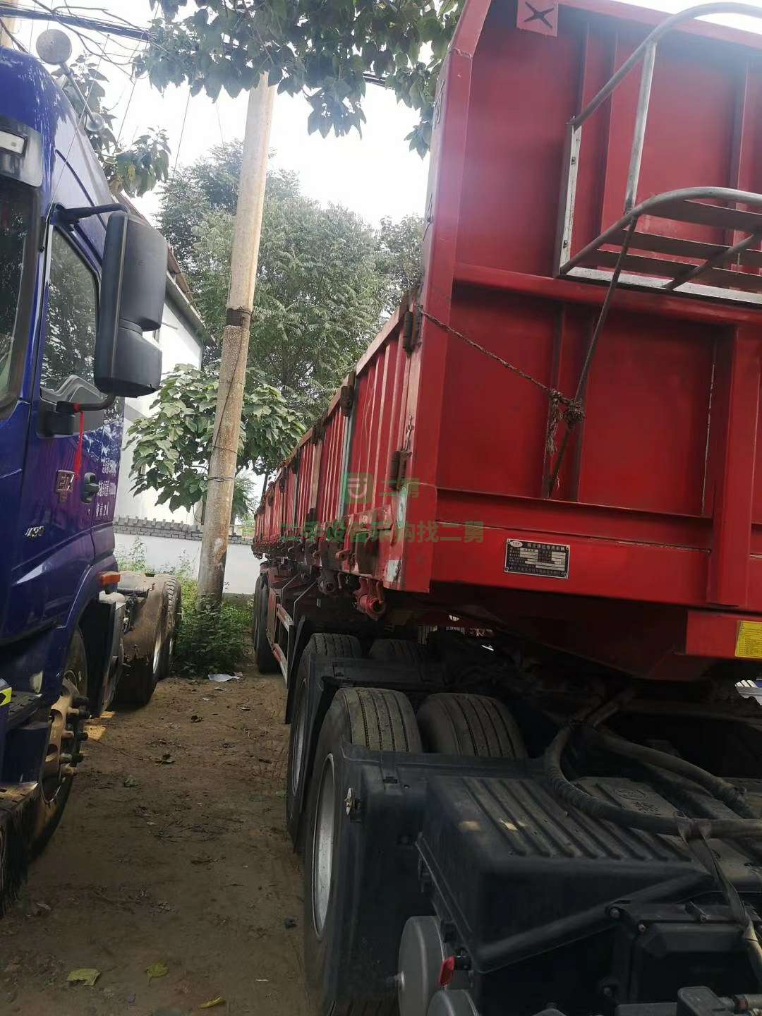 出售一臺13米60標箱側翻半掛車，河南商丘通達掛輪胎新