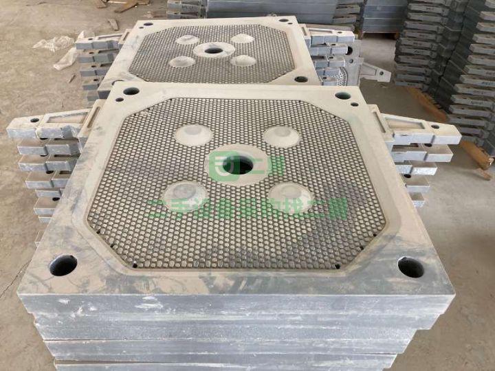 低價轉讓兩臺50平方程控隔膜壓濾機